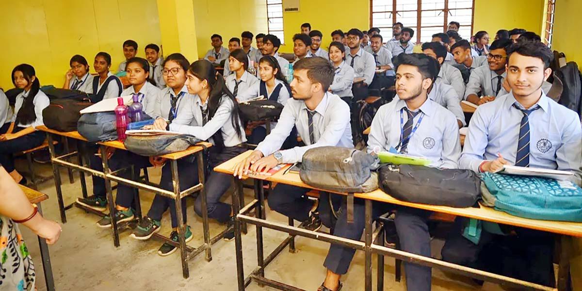 পাছে লোকে কিছু বলে কবিতার ৫টি বহুনির্বাচনি প্রশ্ন ও উত্তর, ৪র্থ পর্ব, অষ্টম শ্রেণির বাংলা ১ম পত্র